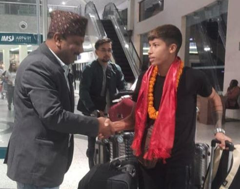 इजरायलबाट स्वदेश फर्किइन् फुटबलर सावित्रा